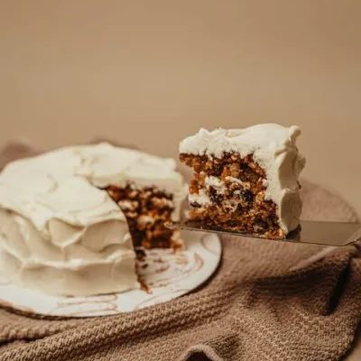 Pastel de zanahoria con betún de queso